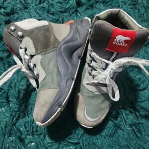 Sorel Women’s Waterproof Hiking Boots Olive Green Faux Fur Lined Size 6